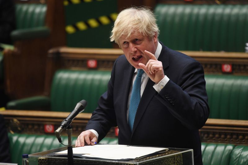 &copy; Reuters. رئيس الوزراء البريطاني بوريس جونسون في لندن يوم 11 مايو أيار 2021. صورة لرويترز. 