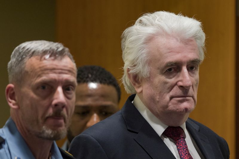 &copy; Reuters. Le criminel de guerre bosno-serbe Radovan Karadzic purgera la fin de sa peine au Royaume-Uni, ont annoncé mercredi les autorités britanniques. /Photo d'archives/REUTERS/Peter Dejong