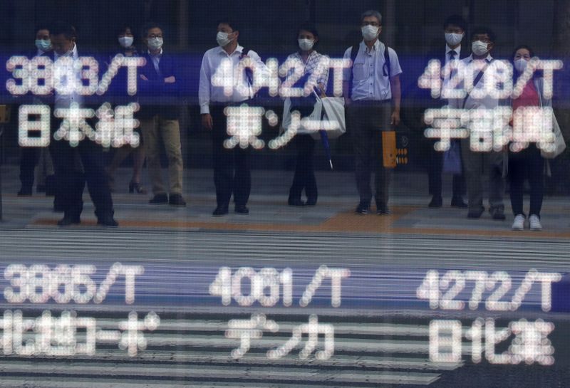 &copy; Reuters. La Bourse de Tokyo a fini en nette baisse jeudi. L'indice Nikkei a perdu 2,49% et le Topix, plus large, a cédé 1,51%. /Photo prise le 1er octobre 2020/REUTERS/Issei Kato