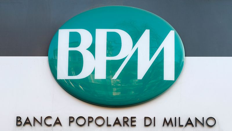 &copy; Reuters. Banca Popolare di Milano (BPM) logo is seen outside the bank in downtown Milan, Italy, January 29, 2016. Merger talks between Italian cooperative lenders Banco Popolare and Banca Popolare di Milano (BPM) took a big step forward on Thursday when Rome backe
