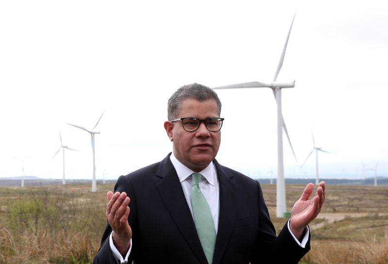© Reuters. COP26 President Alok Sharma rehearses a speech at Whitelee Windfarm, with six months to go until the U.N. Climate Change Conference, just outside Glasgow, Scotland, Britain, May 14, 2021. REUTERS/Russell Cheyne/Pool