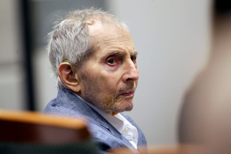 &copy; Reuters. FILE PHOTO: Real estate heir Robert Durst looks over during his murder trial in Los Angeles