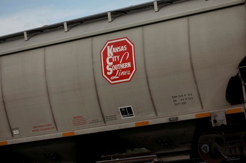 &copy; Reuters. FILE PHOTO: A wagon of a freight train of the Kansas City Southern (KCS) Railway Company is pictured in Toluca, Mexico October 1, 2018. REUTERS/Edgard Garrido/File Photo