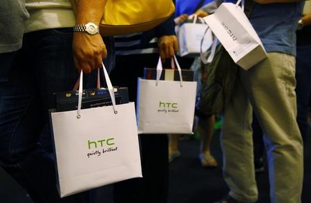 © Reuters. Google selecciona a HTC para la próxima tableta Nexus, según WSJ