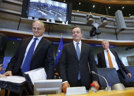 © Reuters. El BCE, listo para adoptar medidas no convencionales, según Draghi