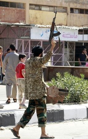 © Reuters. الجيش الأمريكي: دول خليجية والأردن شركاء في الضربات الجوية ضد الدولة الإسلامية