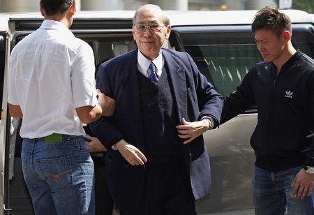 © Reuters. Former Hong Kong Chief Secretary Rafael Hui arrives at court in Hong Kong