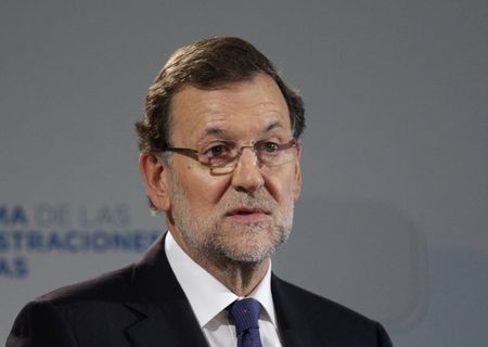 © Reuters. Rajoy renuncia a la polémica reforma del aborto de Gallardón