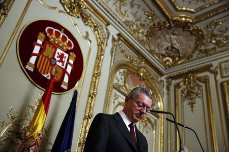 © Reuters. El ministro de Justicia dimite tras retirarse la reforma del aborto