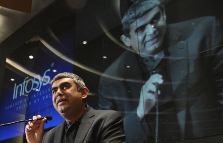 © Reuters. Newly appointed Infosys Chief Executive Officer Vishal Sikka speaks during a news conference at the company's headquarters in the southern Indian city of Bangalore