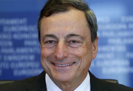 © Reuters. Il numero uno della Bce Mario Draghi 