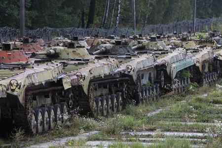 © Reuters. La OTAN ve una significativa retirada de las tropas rusas desde Ucrania