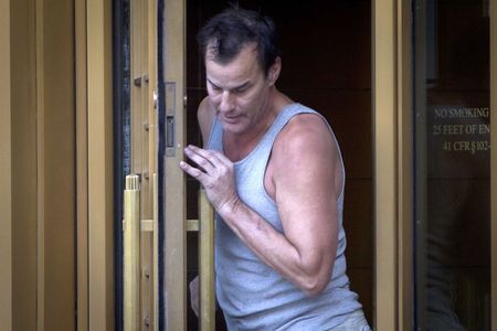 © Reuters. Michael Lucarelli leaves the federal court building after posting bail in the Manhattan borough of New York