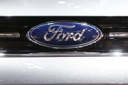 © Reuters. The company logo is seen on the bonnet of a Ford car during the media day ahead of the 84th Geneva Motor Show in Geneva