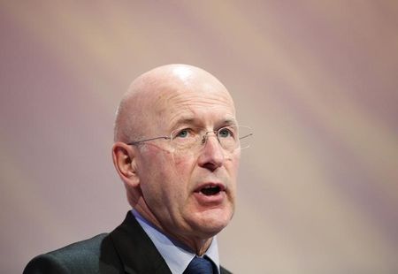 © Reuters. Chairman of RBS Philip Hampton speaks at the annual CBI conference in central London