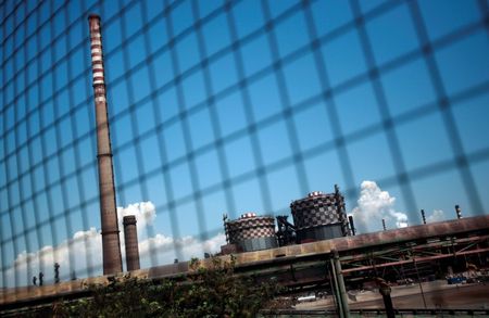 © Reuters. Lo stabilimento siderurgico Ilva di Taranto