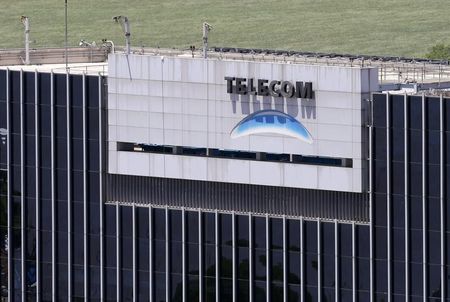© Reuters. Grupo de accionistas se opone a salida de Telecom Italia de Argentinac