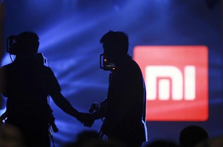 © Reuters. A logo of Xiaomi is seen at Xiaomi's tablet launch event in Beijing