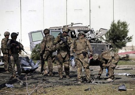 © Reuters. طالبان تجتاح منطقة قرب العاصمة الأفغانية ومقتل 100