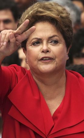 © Reuters. Presidente Dilma Rousseff, candidata à reeleição pelo PT, durante comício em São Paulo