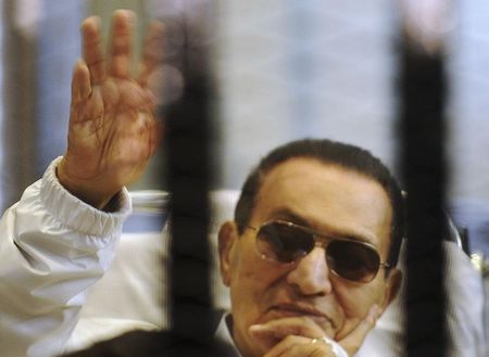 © Reuters. محكمة مصرية ترجئ الحكم على مبارك في قضية قتل المتظاهرين