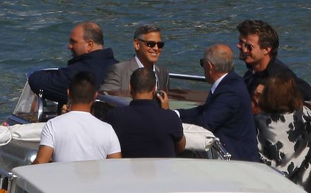 © Reuters. Venecia se convierte en la Hollywood del Adriático para la boda de Clooney