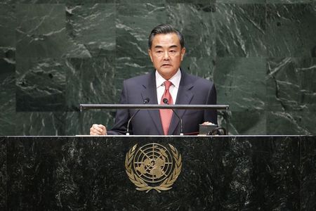 © Reuters. Chinese Foreign Minister Yi addresses the 69th United Nations General Assembly at the U.N. headquarters in New York