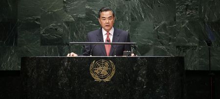 © Reuters. Chinese Foreign Minister Yi addresses the 69th United Nations General Assembly at the U.N. headquarters in New York