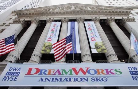 © Reuters. SOFTBANK DISCUTERAIT DU RACHAT DE DREAMWORKS ANIMATION