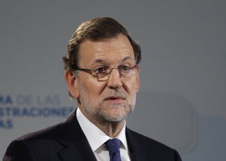 © Reuters. حكومة اسبانيا تطلب من محكمة اعتبار استفتاء قطالونيا غير قانوني