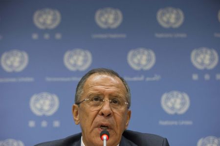 © Reuters. Lavrov speaks during a news conference on the sidelines of the the 69th U.N. General Assembly at U.N. Headquarters in New York