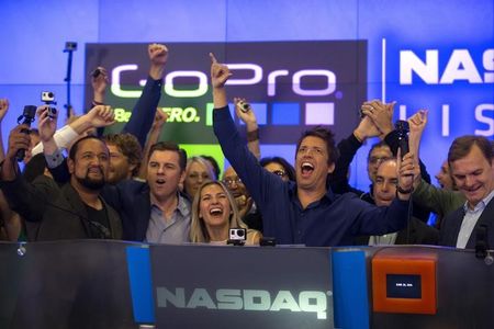 © Reuters. GoPro Inc's founder and CEO Woodman celebrates GoPro Inc's IPO at the Nasdaq Market Site in New York City