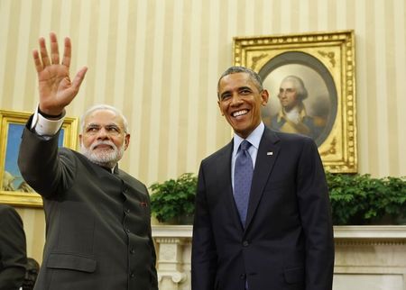 © Reuters. U.S. President Barack Obama hosts a meeting with India's Prime Minister Narendra Modi at the White House in Washington