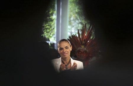 © Reuters. Presidential candidate Marina Silva of Brazilian Socialist Party attends a campaign rally in Sao Paulo