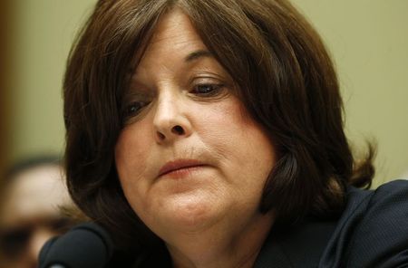 © Reuters. U.S. Secret Service Director Julia Pierson testifies on Capitol Hill in Washington