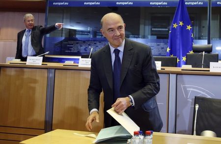 © Reuters. PIERRE MOSCOVICI TENTE DE RASSURER LES EURODÉPUTÉS