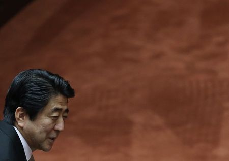 © Reuters. LE PROGRAMME DES RÉFORMES AU JAPON MONTRE SES LIMITES