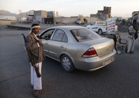 © Reuters. الحوثيون يفرضون قيودا على الإنفاق في غياب حكومة اليمن