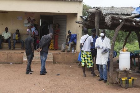 © Reuters. Un cámara estadounidense de NBC News contrajo ébola en Liberia