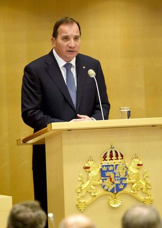 © Reuters. Il primo ministro svedese Stefan Lofven 