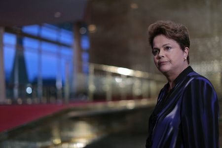© Reuters. Candidata a presidente pelo PT, Dilma Rousseff, durante entrevista coletiva em Brasília