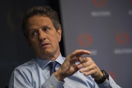 © Reuters. Geithner speaks during an event in New York
