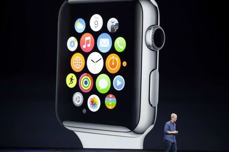 © Reuters. File photo of Apple CEO Tim Cook speaking during an Apple event announcing the Apple Watch at the Flint Center in Cupertino