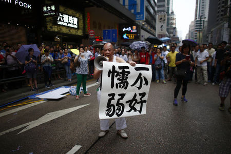 © Reuters. انحسار احتجاجات هونج كونج رغم استبعاد توصل المحادثات مع الحكومة لنتائج