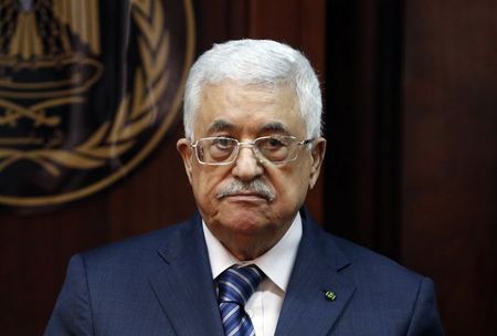 © Reuters. عباس يحذر من تحويل الصراع الفلسطيني الاسرائيلي الى صراع ديني