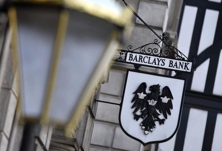 © Reuters. A Barclays sign hangs outside a branch of the bank in the City of London