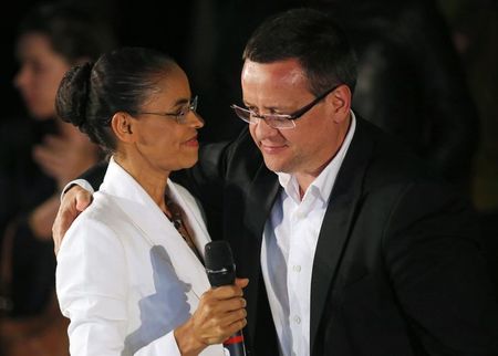 © Reuters. Beto Albuquerque, candidato a vice do PSB, ao lado de Marina Silva em São Paulo