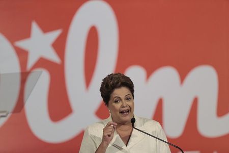 © Reuters. Dilma concede entrevista após primeiro turno das eleições em Brasília