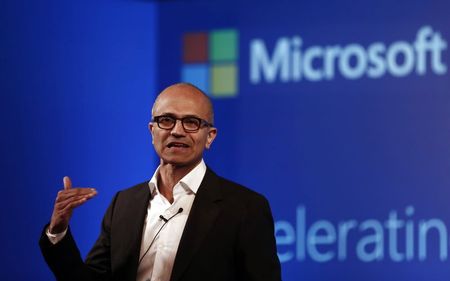 © Reuters. Microsoft CEO Nadella addresses the media during an event in New Delhi