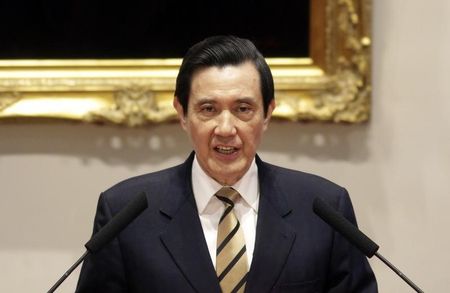 © Reuters. Taiwan's President Ma Ying-jeou speaks during a news conference at the Presidential Office in Taipei